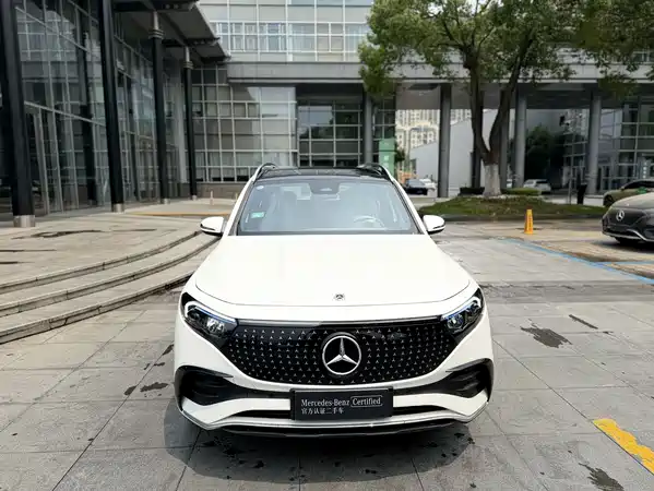 Mercedes-Benz EQB 2026