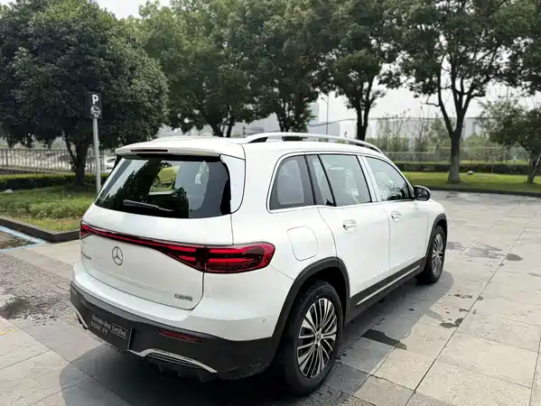 Mercedes-Benz EQB 2026