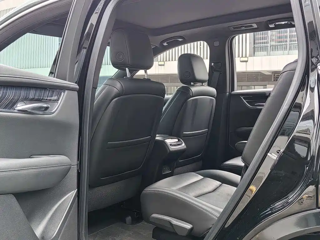 Cadillac XT6 2021 — фото 13