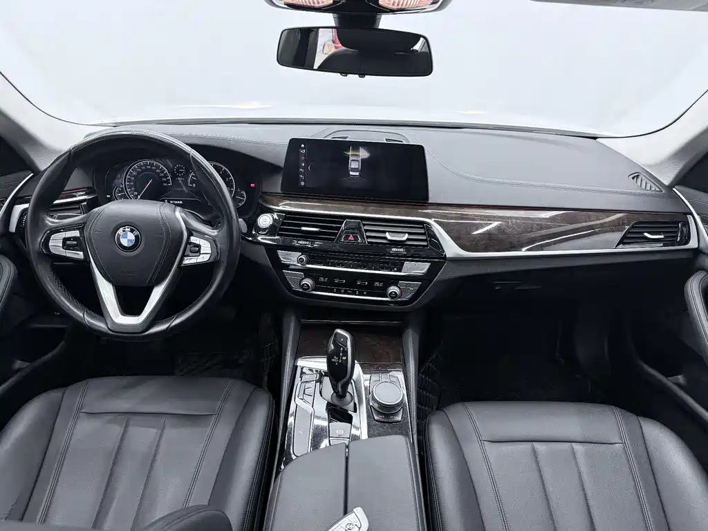 BMW 5 Series 2018 — фото 5