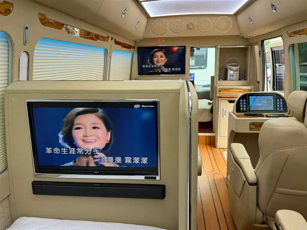 Toyota Coaster 2023 — фото 33