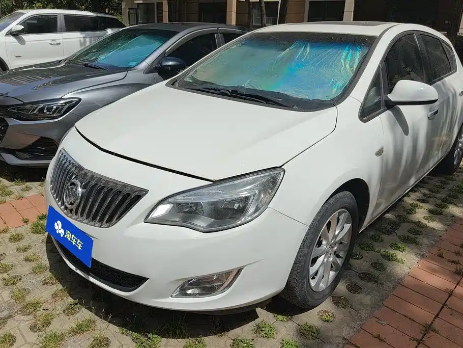 Buick Excelle 2014 — фото 1