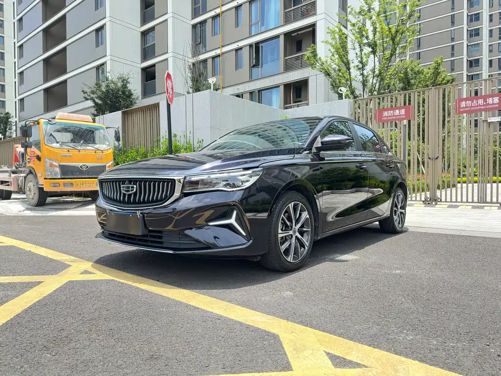 Geely Emgrand 2021