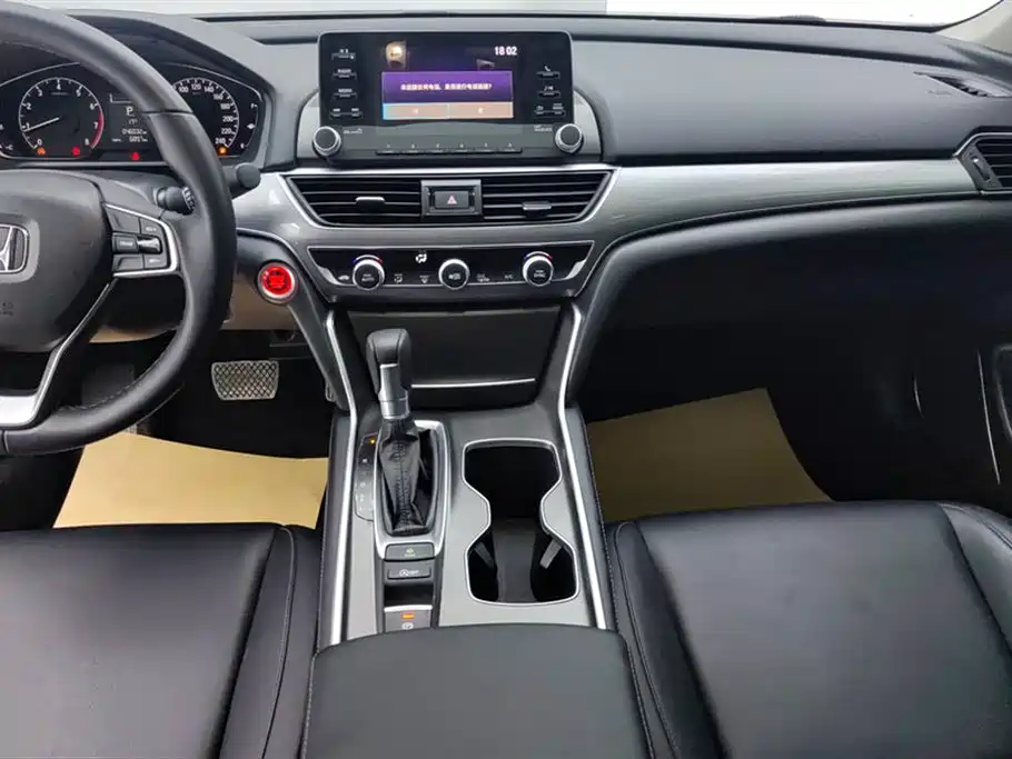 Honda Accord 2018 — фото 13