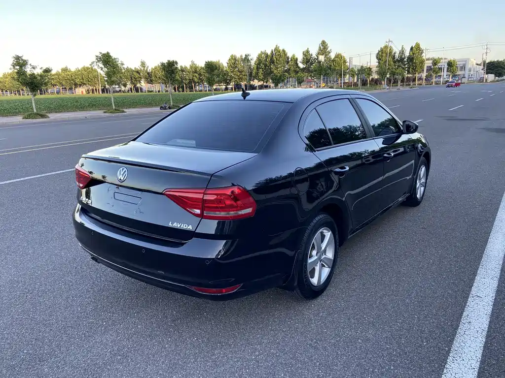 Volkswagen Lavida 2016