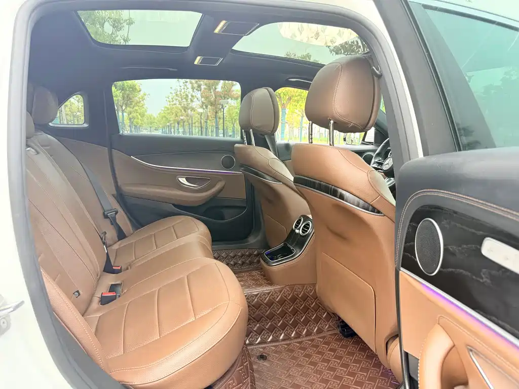 Mercedes-Benz E-Class 2021 — фото 11
