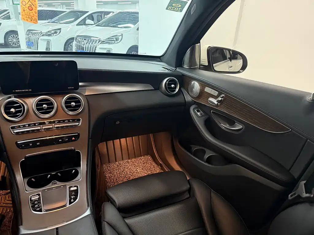 Mercedes-Benz GLC 2022 — фото 11