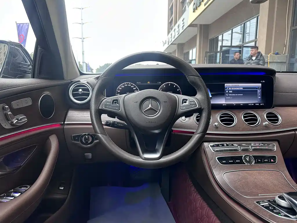 Mercedes-Benz E-Class 2018 — фото 11