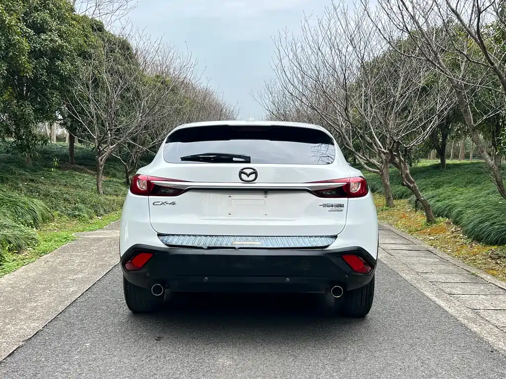 Mazda CX-4 2017 — фото 11