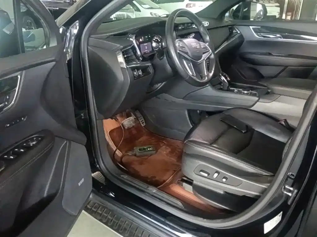 Cadillac XT5 2020 — фото 16