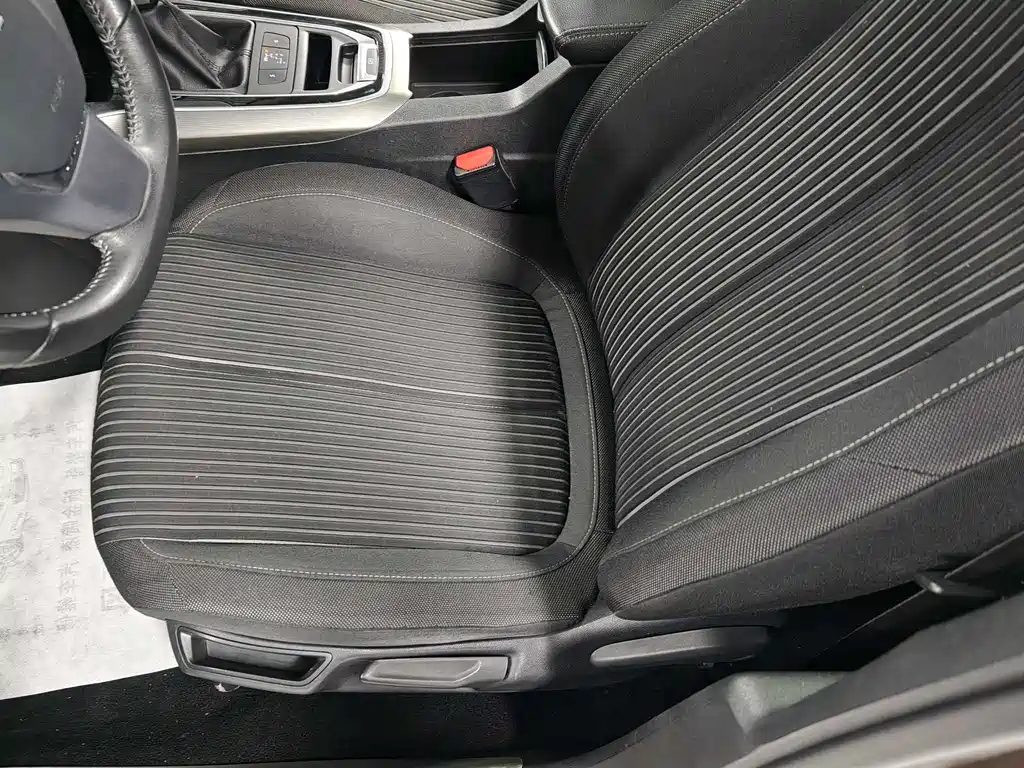 Peugeot 408 2015 — фото 11