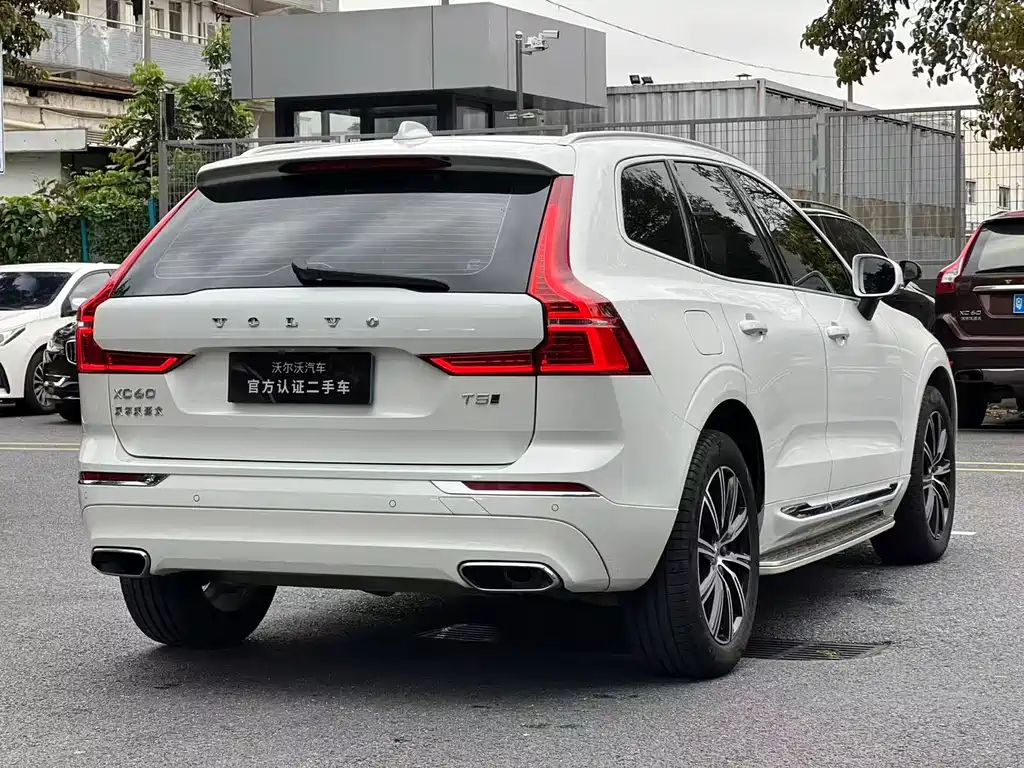 Volvo XC60 2021 — фото 9