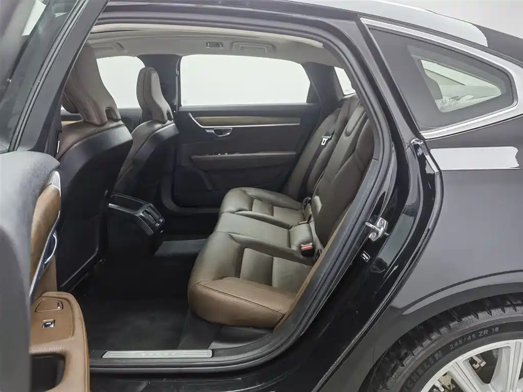 Volvo S90 2019 — фото 15