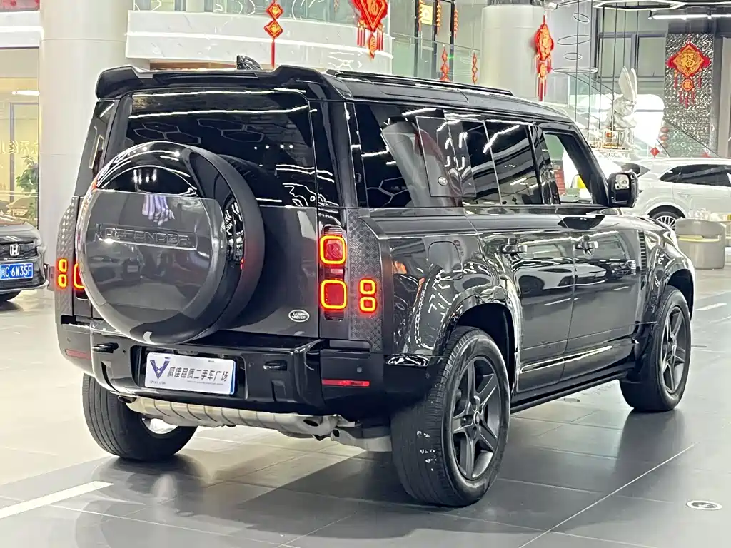 Land Rover Defender 2024 — фото 8