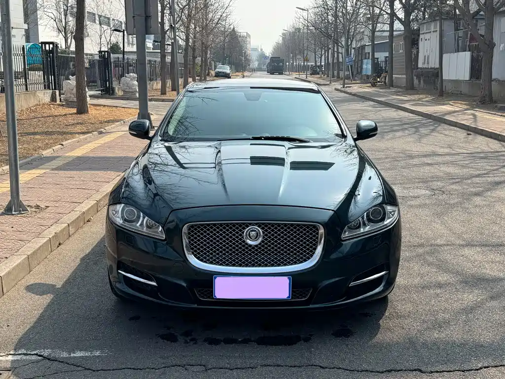 Jaguar XJ 2012 — фото 2
