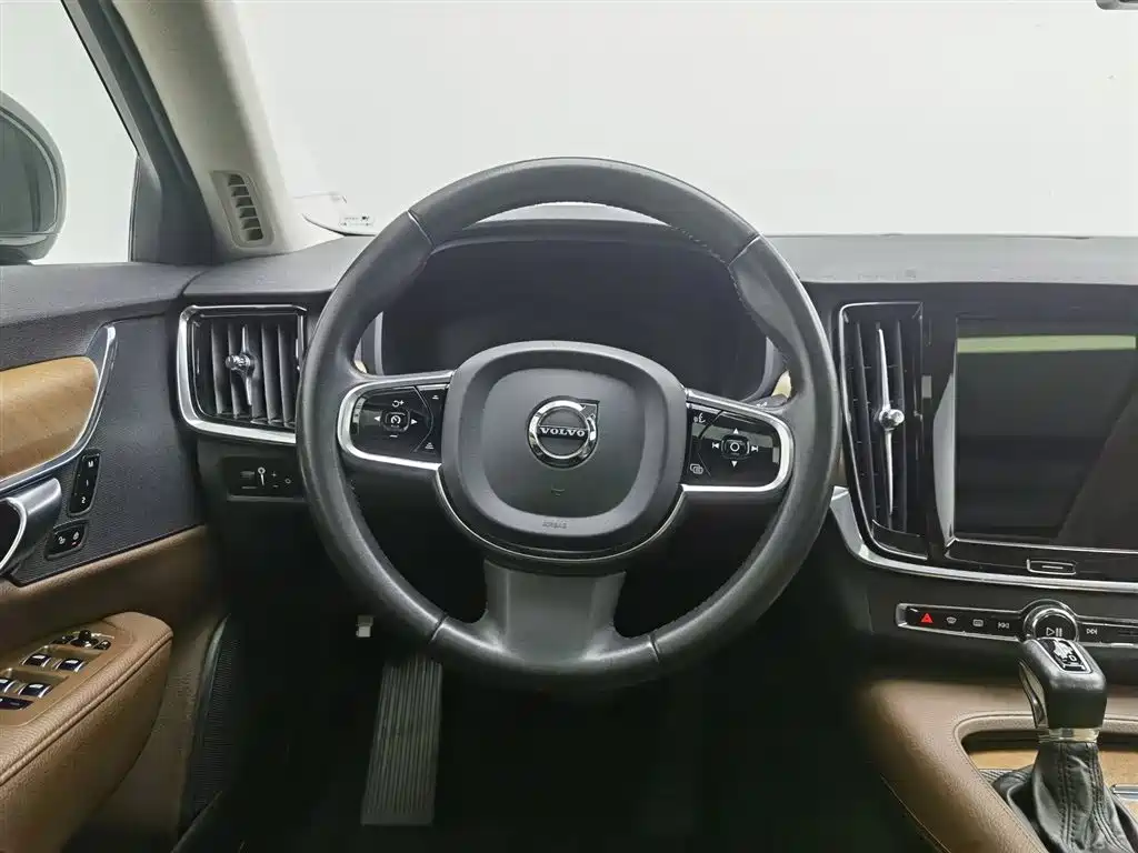Volvo S90 2019 — фото 11