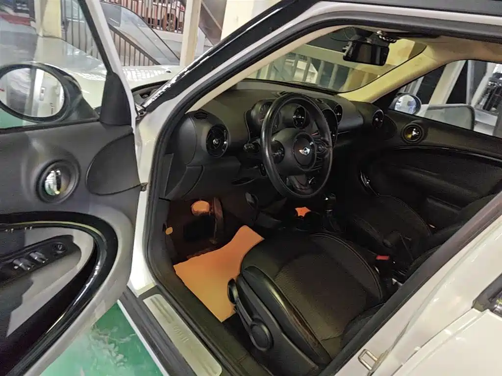 MINI Countryman 2015 — фото 16