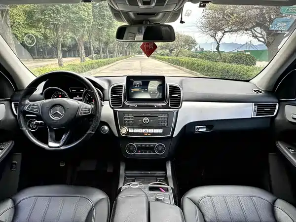 Mercedes-Benz GLE 2016