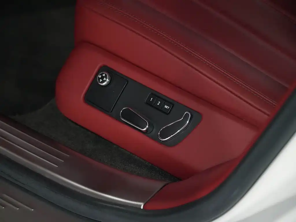 Bentley Flying Spur 2014 — фото 17