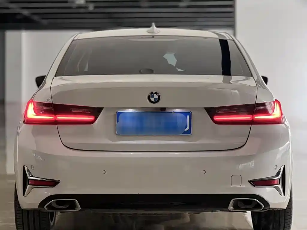 BMW 3 Series 2019 — фото 8