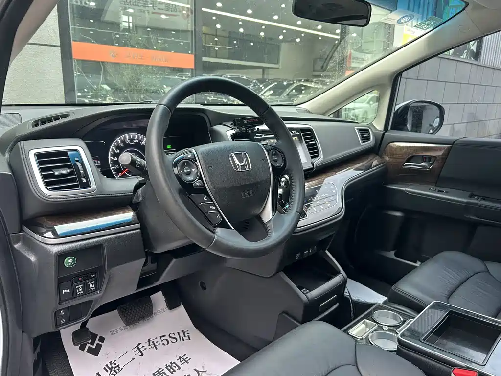 Honda Odyssey 2018 — фото 8