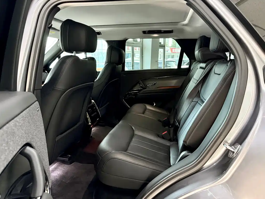 Land Rover Range Rover Sport 2023 — фото 11