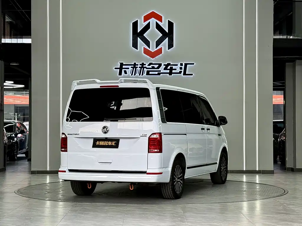 Volkswagen Multivan 2017 — фото 4
