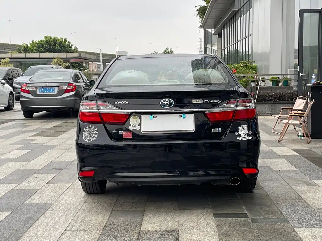 Toyota Camry 2016 — фото 18