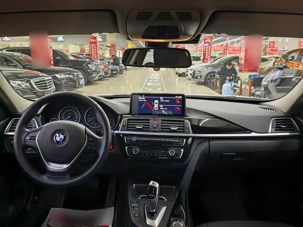 BMW 3 Series 2016 — фото 13