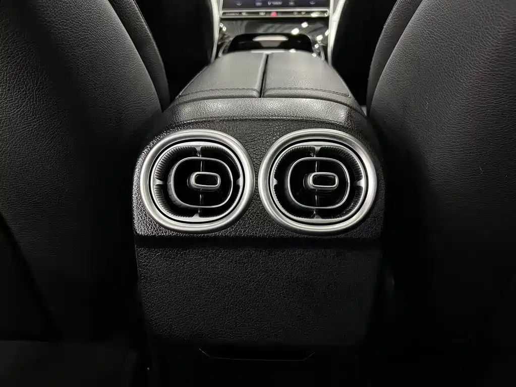 Mercedes-Benz C-Class 2021 — фото 17