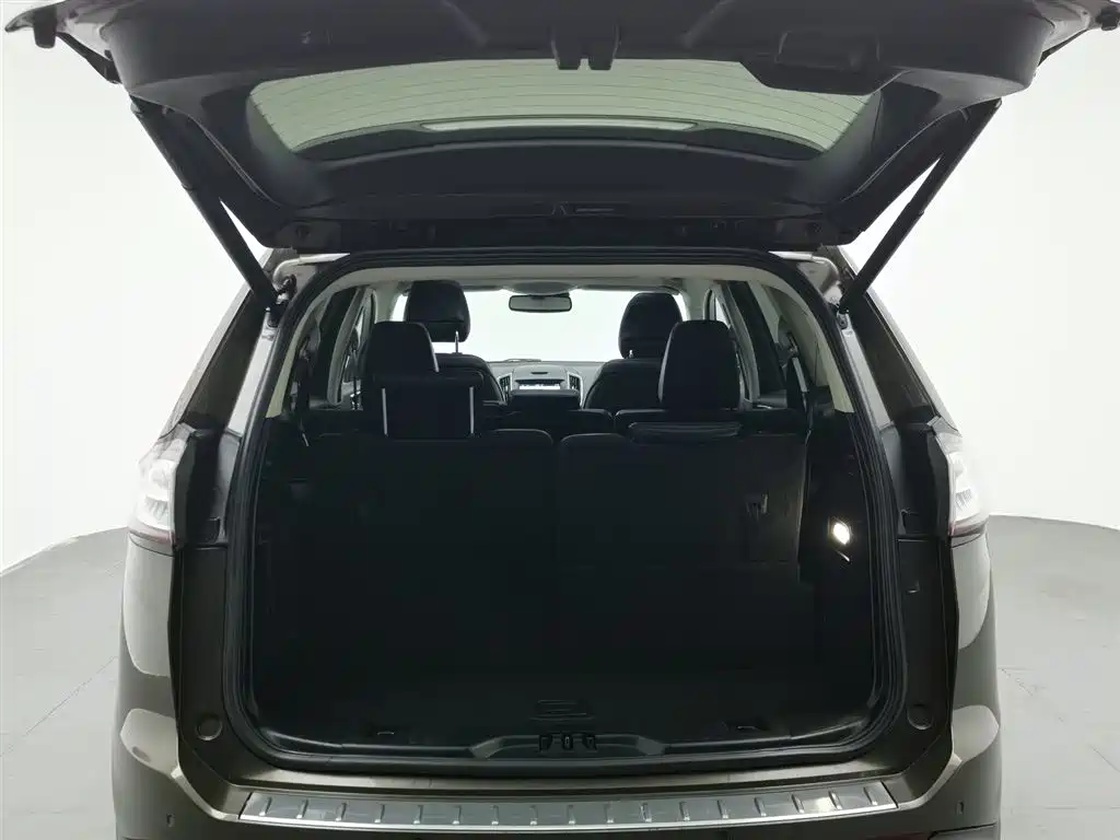 Ford Edge 2016 — фото 16