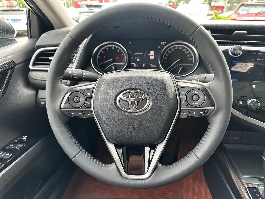 Toyota Camry 2020 — фото 19