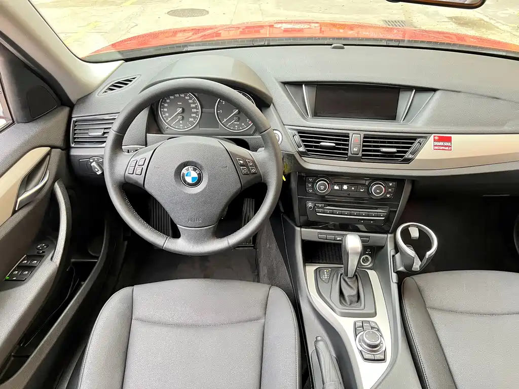 BMW X1 2013 — фото 9