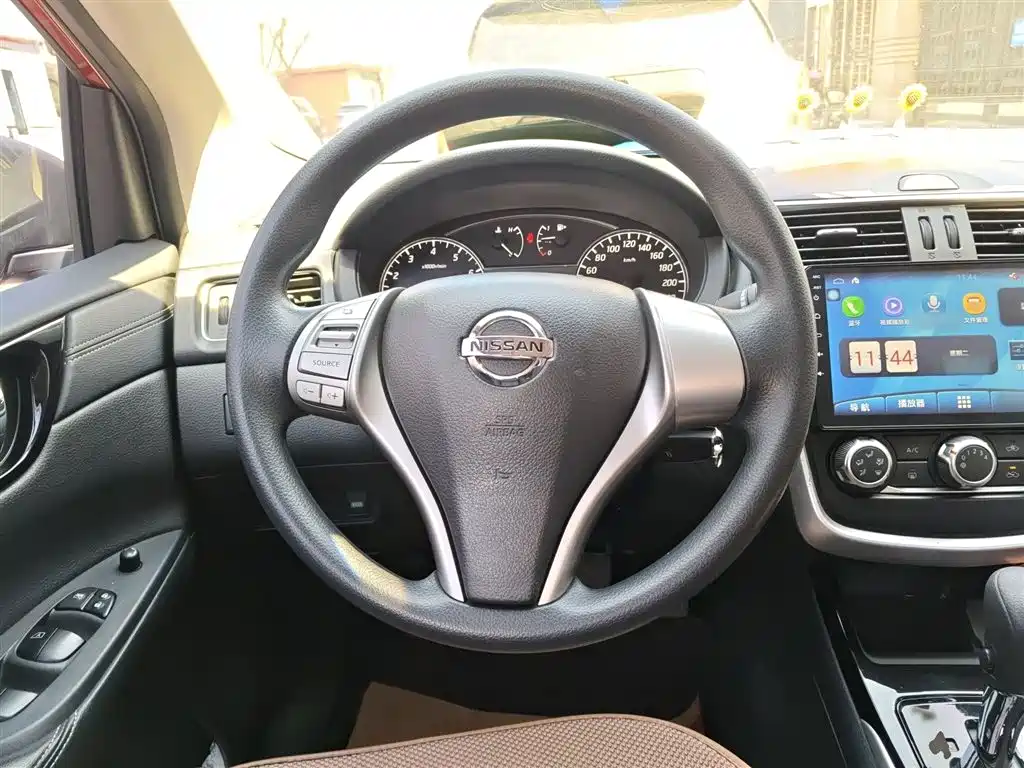 Nissan Tiida 2016 — фото 3