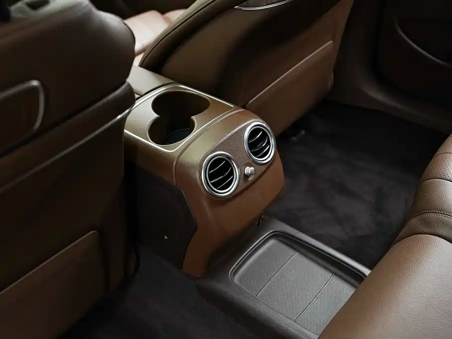 Mercedes-Benz E-Class 2016 — фото 12