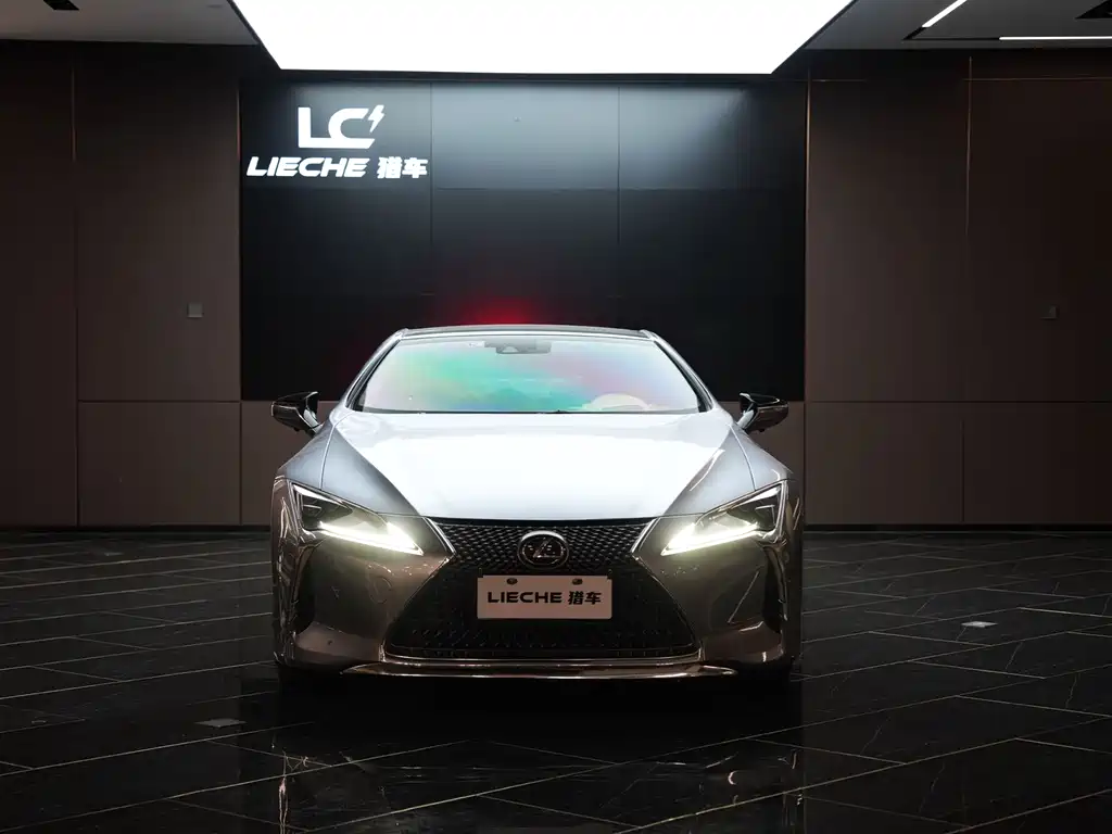 Lexus LC 2018 — фото 2