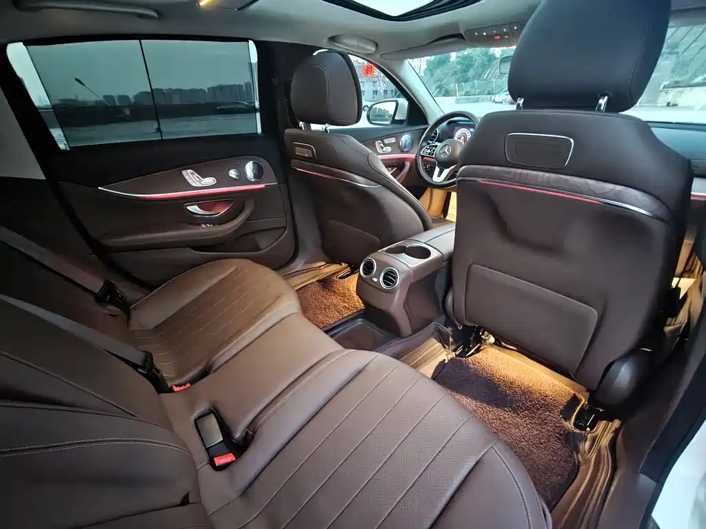 Mercedes-Benz E-Class 2020 — фото 19