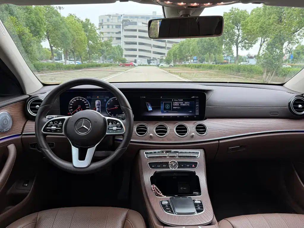 Mercedes-Benz E-Class 2019 — фото 14