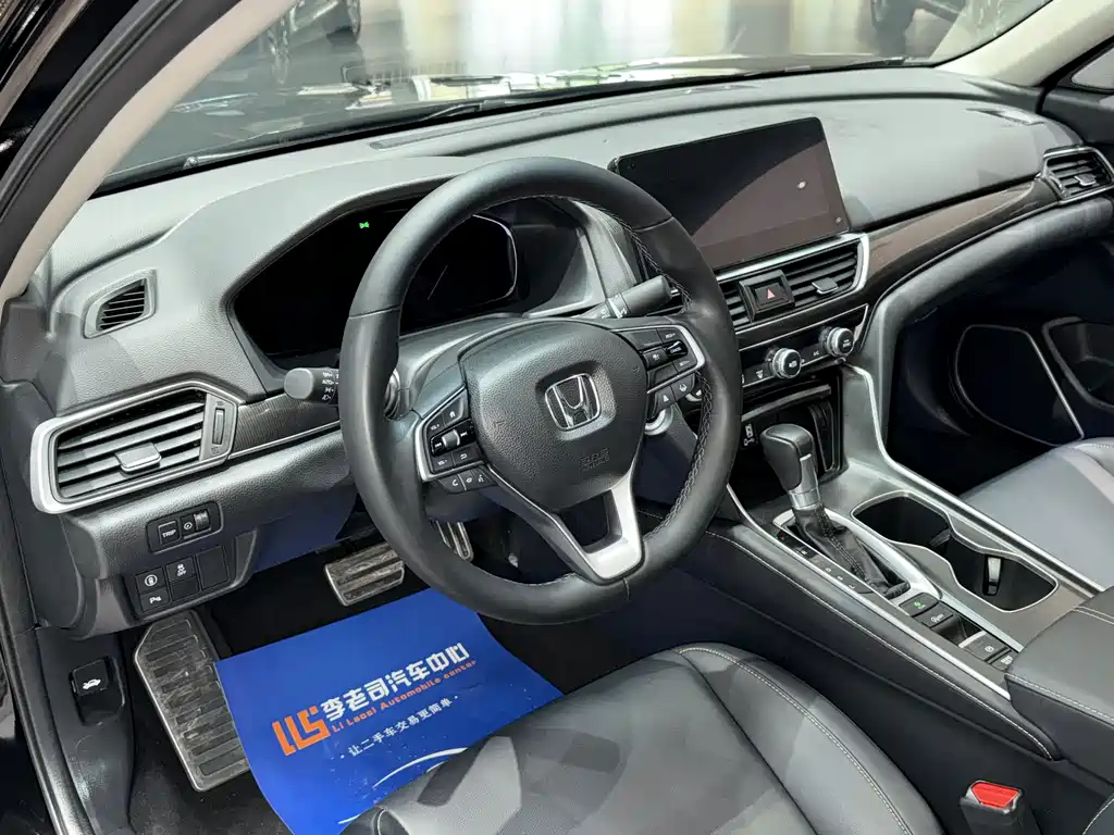Honda Accord 2022 — фото 10