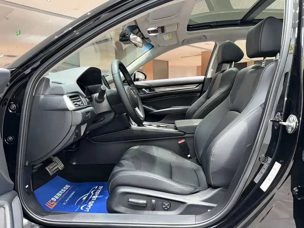 Honda Accord 2022 — фото 17