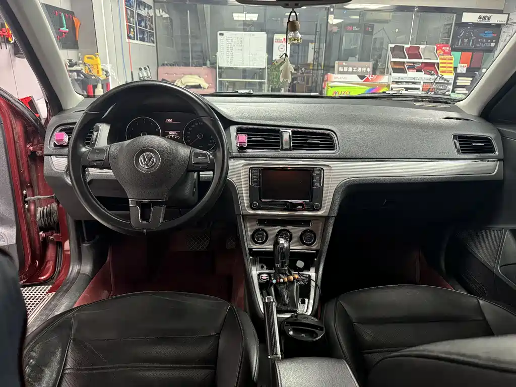 Volkswagen Gran Lavida 2013