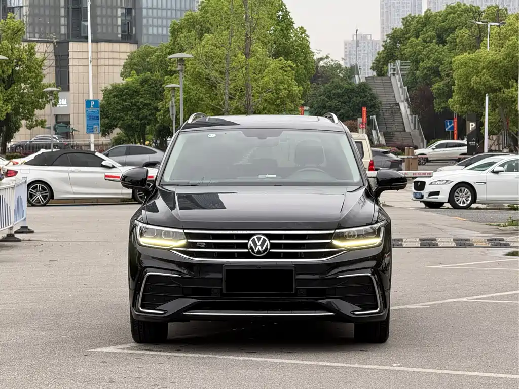 Volkswagen Tiguan L 2022 — фото 2