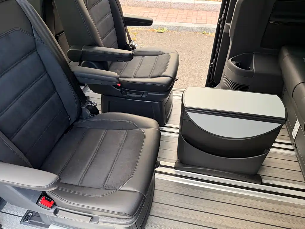 Volkswagen Multivan 2020 — фото 16