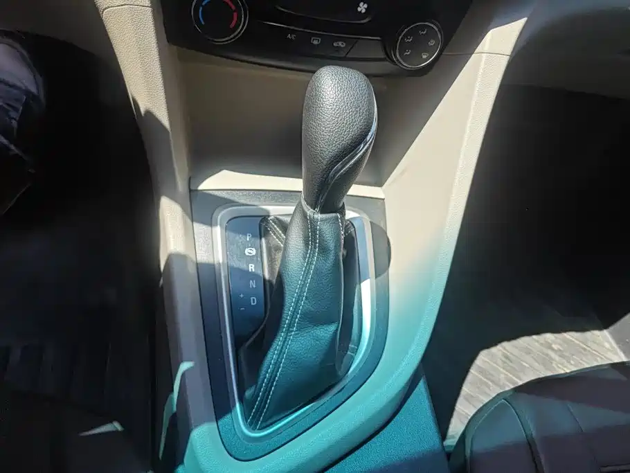 Buick Excelle 2017 — фото 16