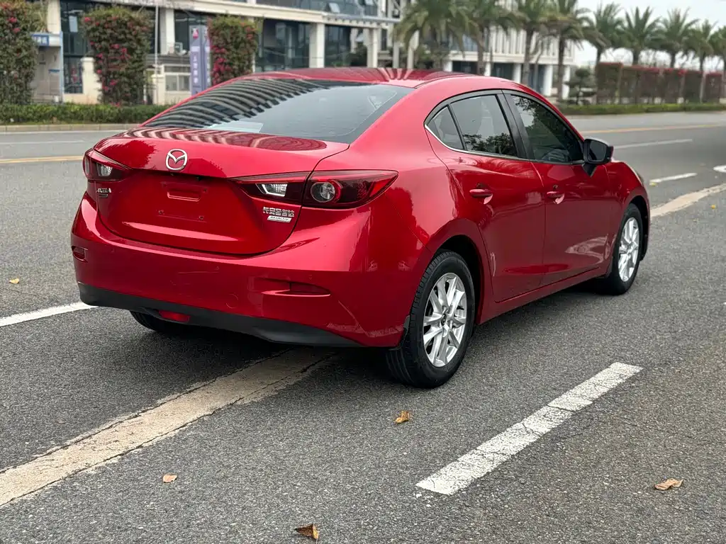 Mazda 3 Axela 2019 — фото 9