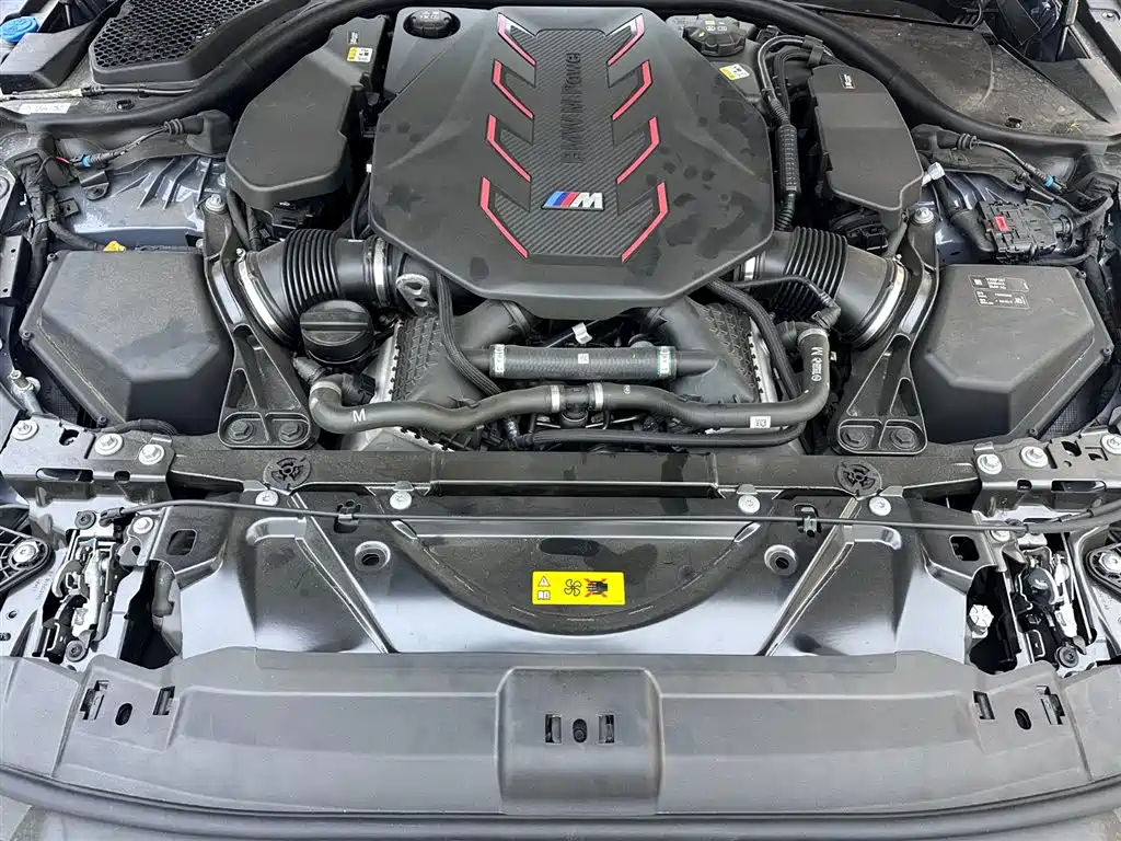 BMW M5 New Energy 2025 — фото 17