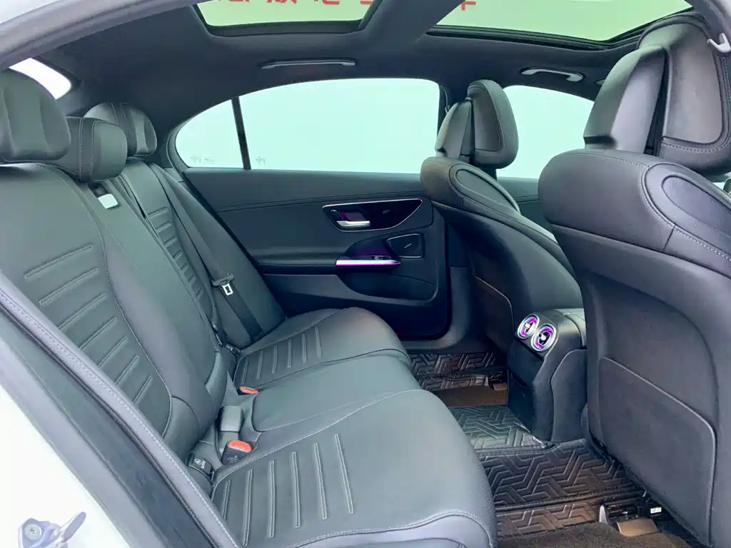 Mercedes-Benz C-Class 2023 — фото 14