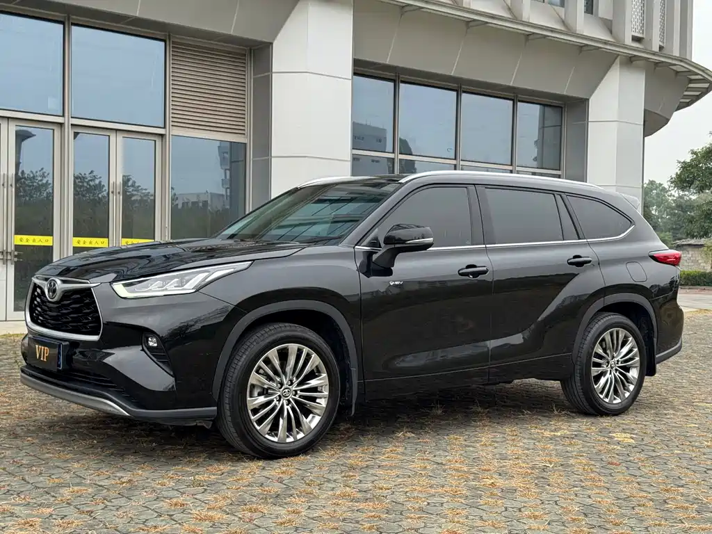 Toyota Highlander 2025 — фото 1