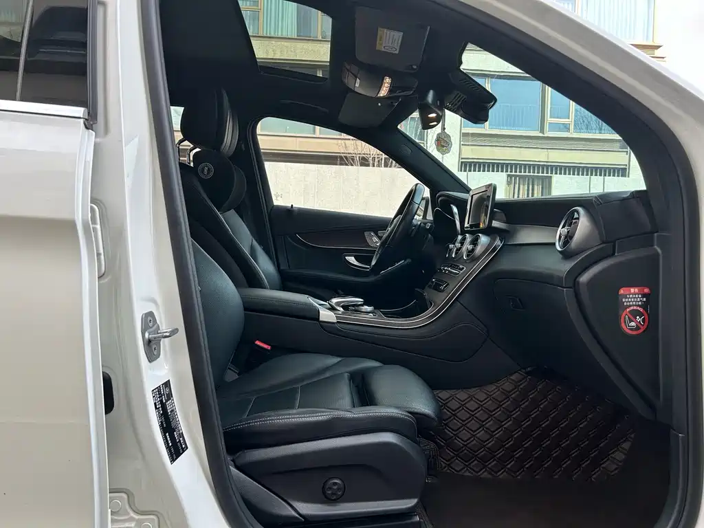 Mercedes-Benz GLC 2019 — фото 16
