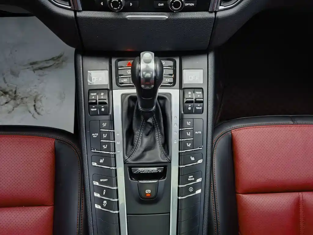 Porsche Macan 2017 — фото 15